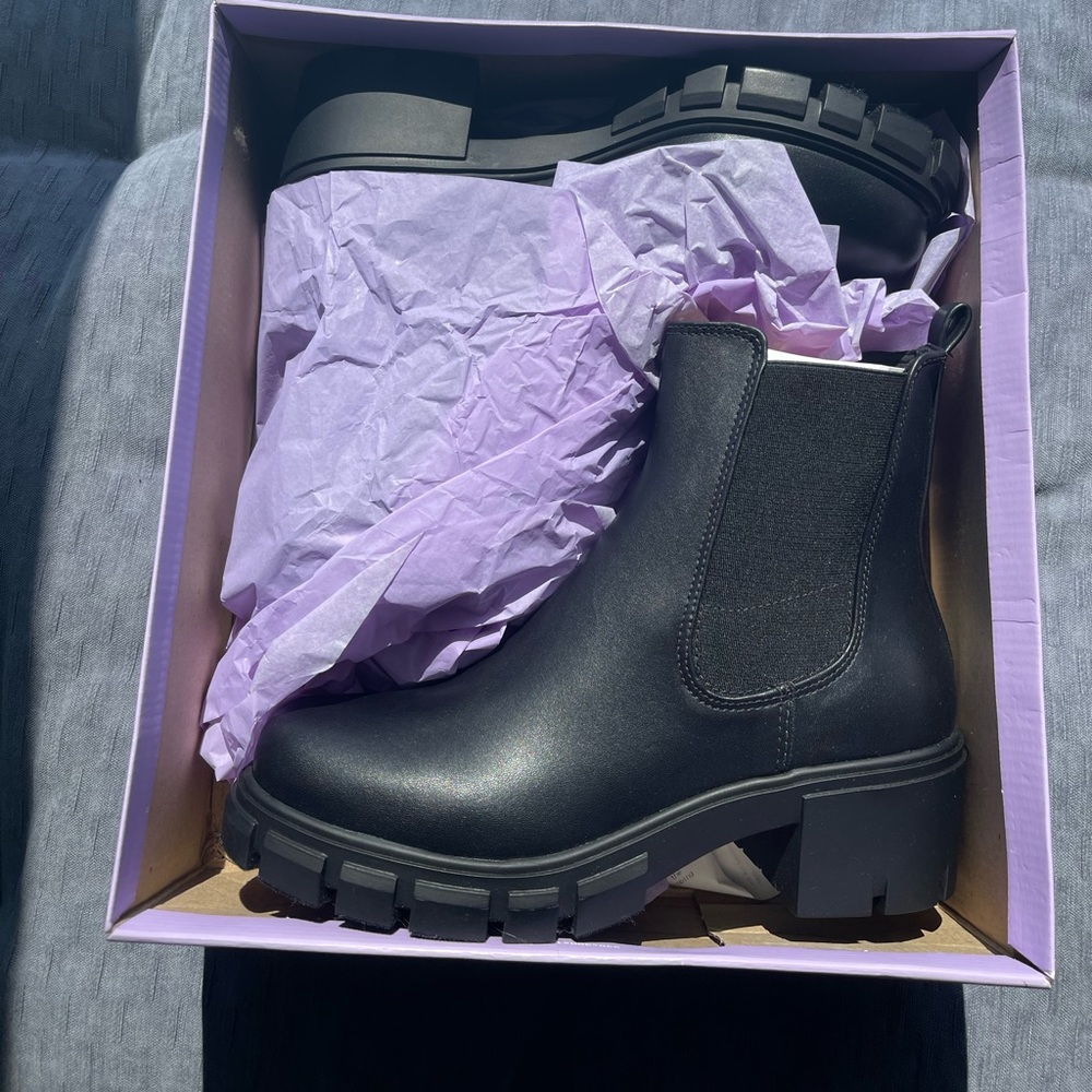 NEW NEVER WORN Madden Girl Black Boots